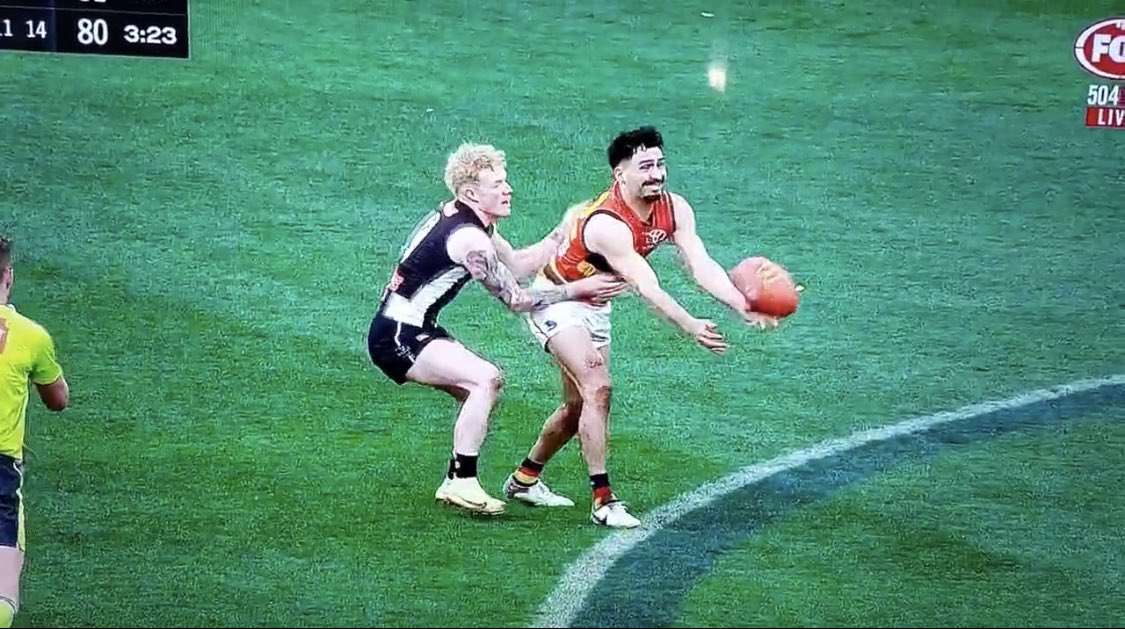 willo_77's tweet photo. @9NewsAdel What did he have to say about this 'handball' that led to the last goal of the game? #9News https://t.co/wVYT5BwFzK