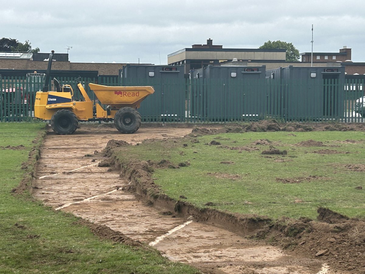 Shavington_Ac's tweet image. Expansion work at the Academy is now well and truly underway with the ground being prepared for the forthcoming building work.  There will be some disruption over the next 12 months but we know it will be worth it... #ShavingtonSpirit #SAExpansion #SuccessfulSchool