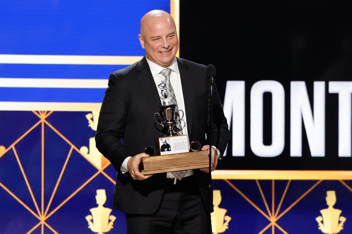 Jim Montgomery discusses alcohol struggles in NHL Awards acceptance speech trib.al/BKqu5Ei