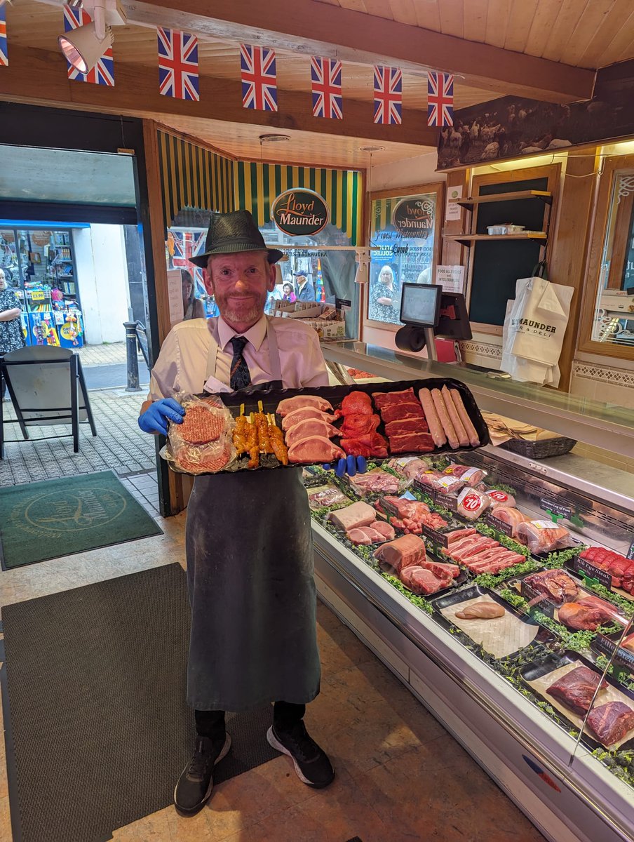 Lloyd Maunder tweet media