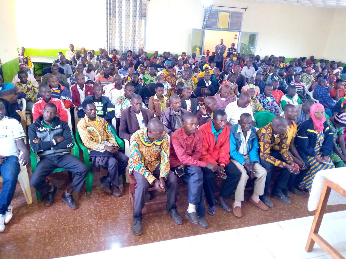 CommuneGASHIKA2's tweet photo. Kuri uyu wa 27.6.2023, Musitanteri wa @CommuneGASHIKA2 @NgoziProvince @NIYIBIZITheophi  yatunganije inama y indongozi zitandukanye zigize iyo komine muntumbero yokurabira hamwe ivyaranguwe  mu mwaka wa 2022_2023 nibigiye kurangurwa  n ukwitegurira itariki 1.7.023
@NgoziProvince https://t.co/Y4ZJ4DWuKa