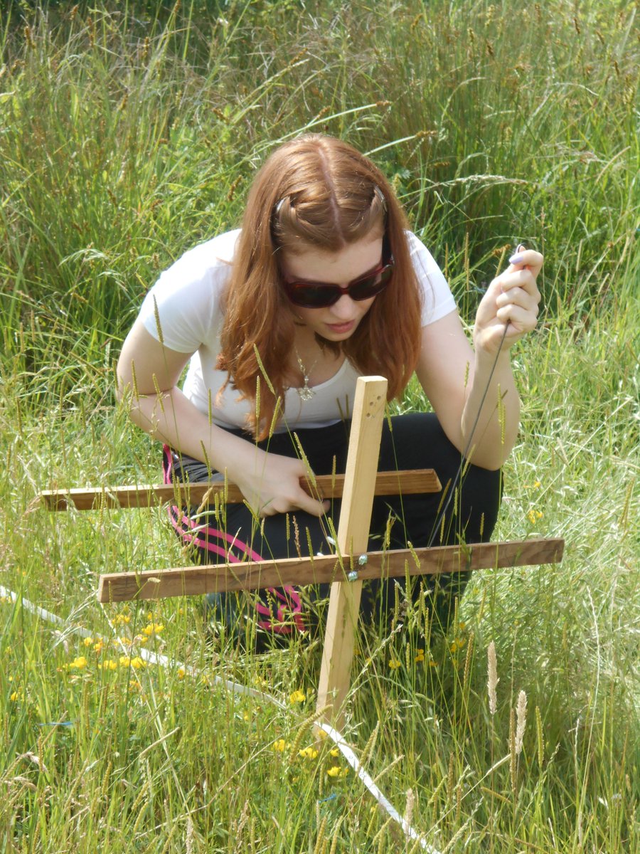 Kingsley_School's tweet photo. Y12 biologists carried out their annual #fieldwork at Bubbenhall Nature Reserve. Using techniques they have been studying at A level, they examined changes in communities as the distance away from the pond increased. #KingsleySixthForm #KingsleyScienceโ๏ธ https://t.co/N2v7mtaFU4