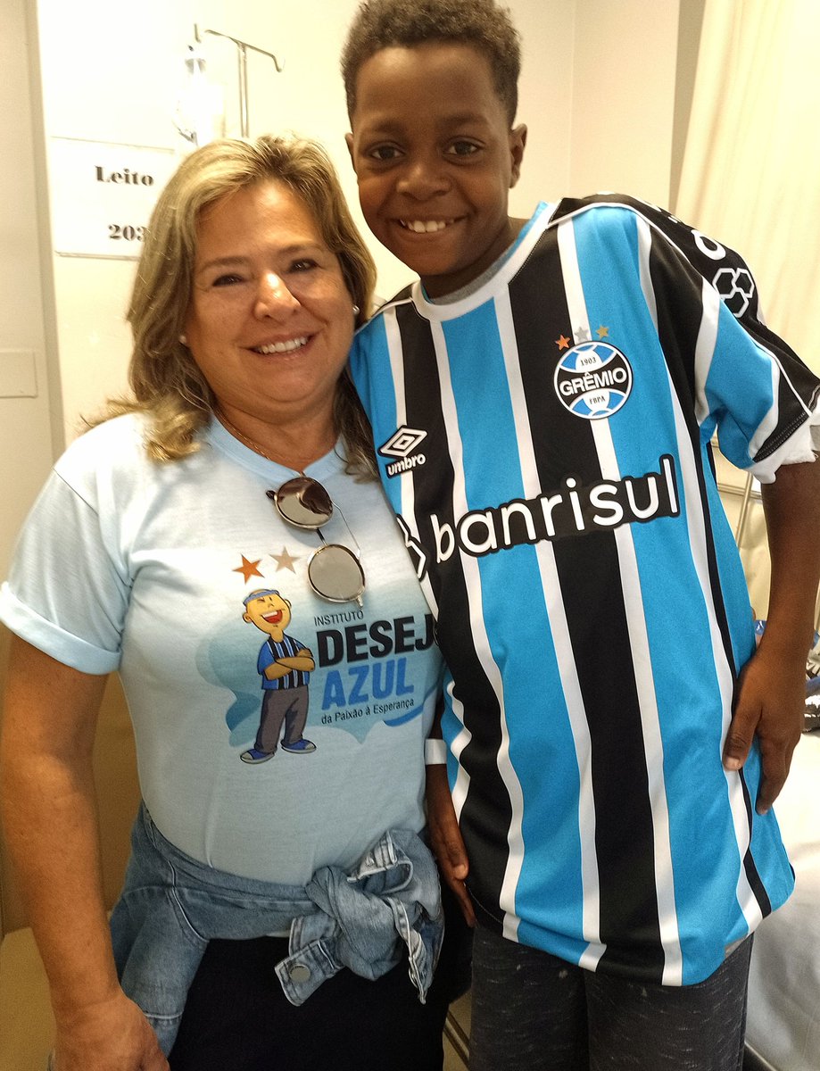 Ben Hur faz tratamento no Hospital Presidente Vargas. Ás vésperas de ganhar alta ganhou a camiseta oficial do <a href="/Gremio/">Grêmio FBPA</a> da Voluntária Ana Lúcia Mansur. @anamansurr