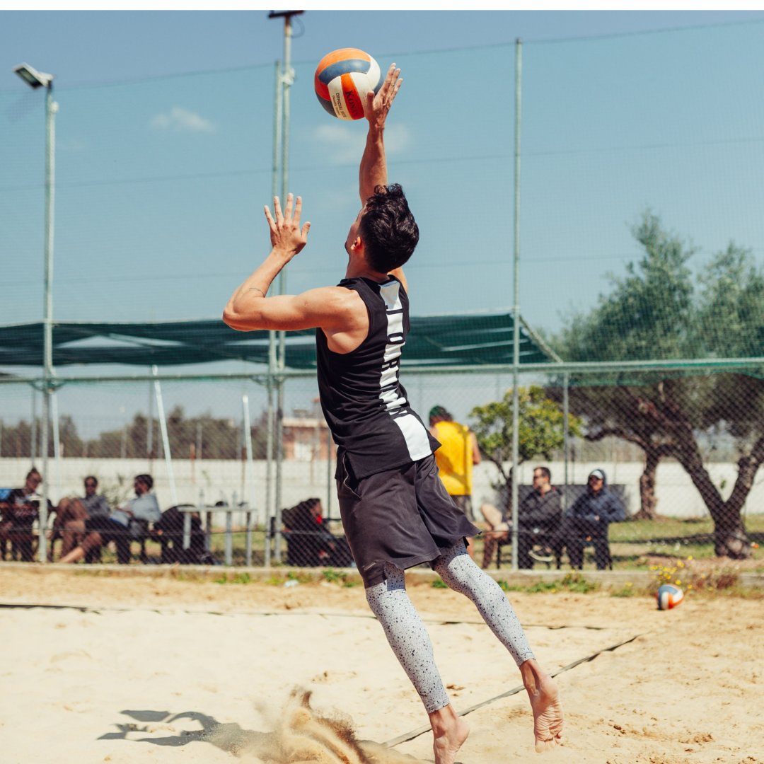 SportsVisionDrs's tweet photo. #Volleyball players will train their muscles, speed, &amp; agility. However, to be at the top, that is not always enough. Training the visual system offers a tremendous opportunity for a competitive edge. https://t.co/VD4MQbOg1u #sportsvision Pic by Angelo Pantazis on Unsplash https://t.co/sM0FZLKEld