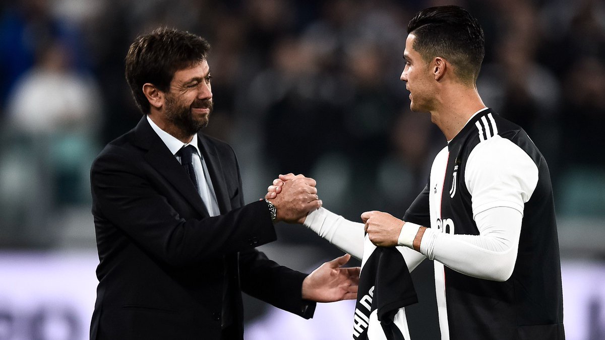 paparino58's tweet photo. Ha portato il piu forte in Italia. Soldi x tutti ,diritti tv, incassi record  Ha capito che bisognava cambiare il calcio ma l’invidia vi ha accecato. Oggi siamo il discount di premier e arabi , diritti tv senza appeal Mo godetevi il momento e attaccatevi a st🪿zzo @FIGC @SerieA https://t.co/EasiB9HKc5