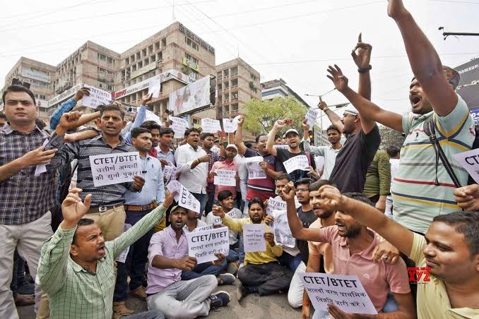 iam__Furquan's tweet photo. voted in the wrong place
Love given in vain....!
What is the value of Biharis?
Garbage contractor.
@NitishKumar @yadavtejashwi
@RJDforIndia
@sshaktisinghydv
#BPSC_TRE_ONLY_BIHARI
#BPSC_TRE_ONLY_BIHARI https://t.co/ip60RWHYcU