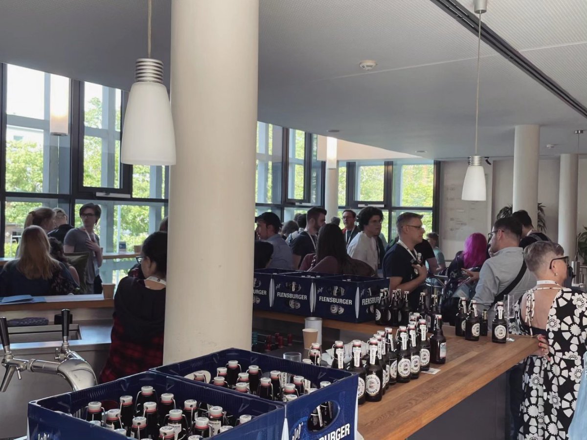 InbexSystems's tweet image. Our COO Björn Bergstein was on the road at the #GermanDevDays! 🎮

Besides #networking and exchanging ideas, @Raakasch also held a workshop on &quot;Agile Management in the Gaming Industry&quot;. 

We are happy to receive more recommendations of such events! Hope to see you there soon! 🤗