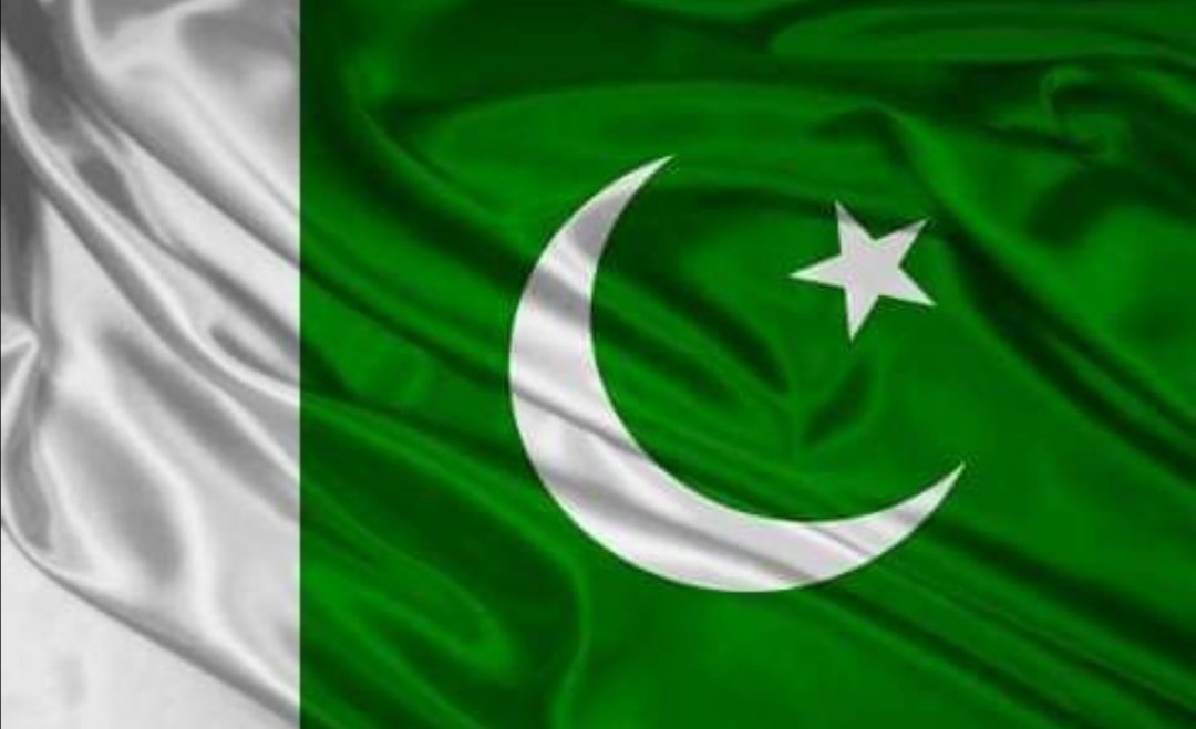 شیروں ڈھیلے نہ پڑو
دوبارہ شروع ہو جاؤ
آج ہم نے ان کھڈے لائن والوں کو بتانا ہے کہ پاکستان ہماری ریڈ لائن ہے۔
سور پاکستان میں صرف سبر ہلالی پرچم عظیم ترین پرچم ہے۔
#پاکستان_کا_جھنڈا_لگاؤ_مہم