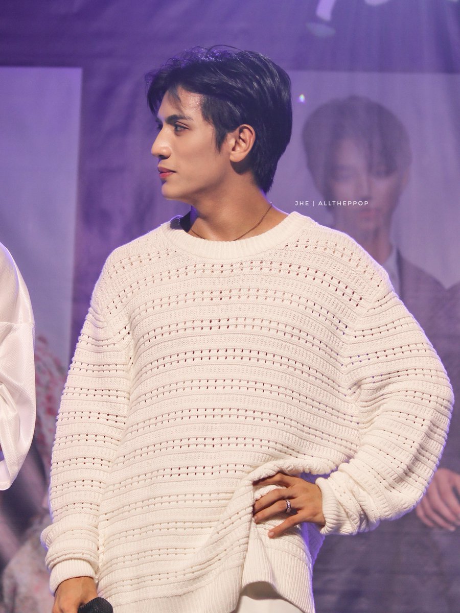 AllThePPop's tweet photo. The Ace Face! GAB!

PLUUS in SMCebu 
#PLUUSatSMCityCebu
#WEGOSUMallTour 
@pluus_official 
#PLUUSGAB https://t.co/1RdhqniBEz
