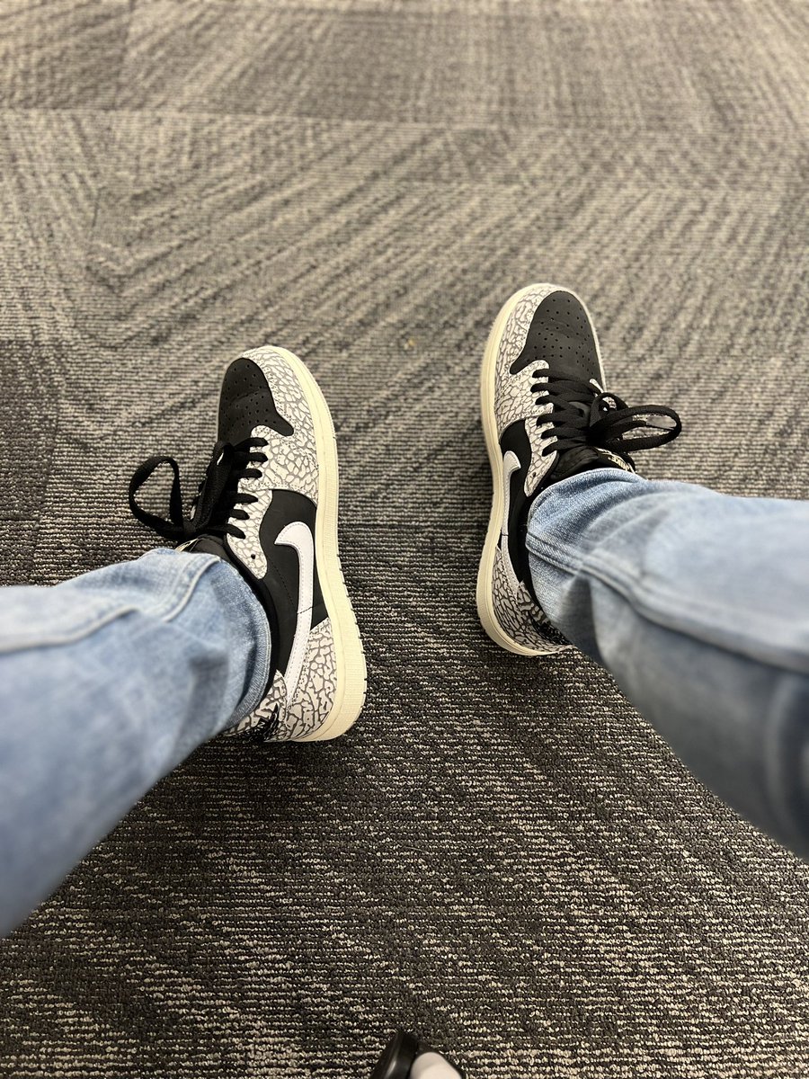 MidwestHook's tweet photo. Love these is an understatement #unds #kotd #kickcheck #snkrsliveheatingup #snkrslivekickcheck #shoessofresh #yoursneakersaredope https://t.co/zmdCOAN7bj