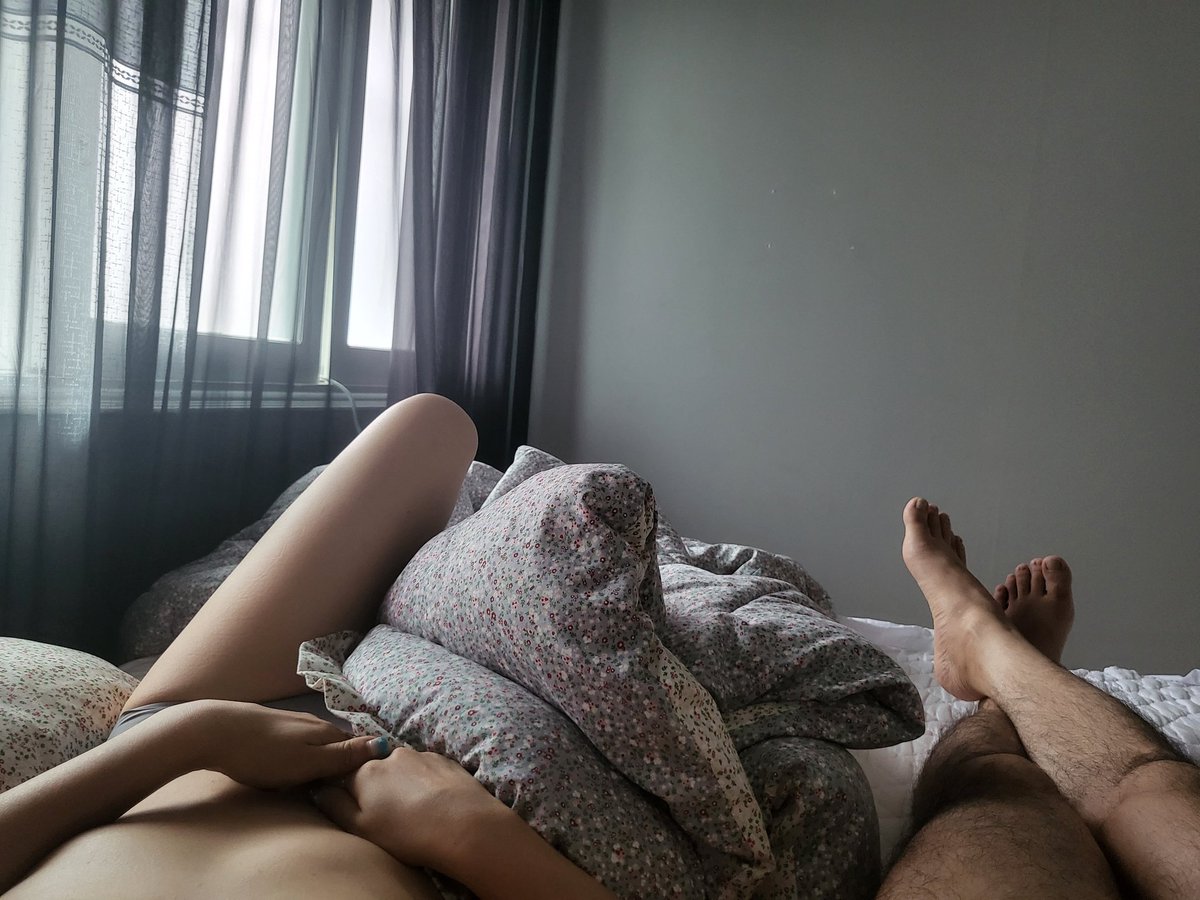 #부부 #초대녀 #쓰리썸 
☆ 관전,레즈,쓰리 ☆
40부부
남 183 85
여 160 45  
안녕하세요 
관전,레즈,2대1플 성향,관심,호기심 있으신 여성분 찾고있습니다 
저희부부한테 애무만 받으실 여성분 초보인 여성분도 환영입니다
저희 부부 신분확실하구요
픽업,안전귀가 해드립니다
진심인 장난아닌 여성분