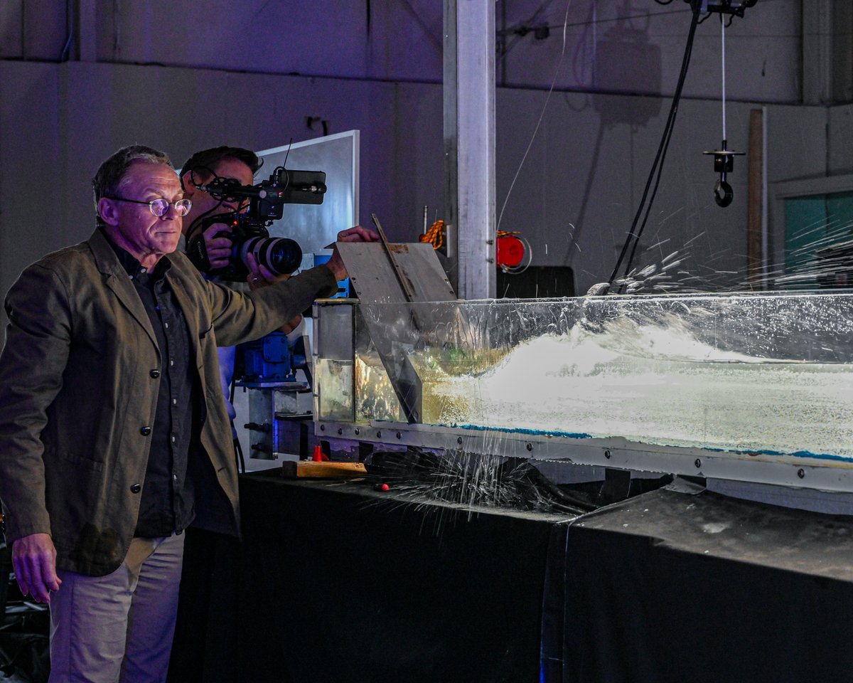 universityofri's tweet image. Distinguished #URIGSO Prof. Stephan Grilli is featured in the French documentary "Tsunami Alert on the French Riviera" for his transformational research on tsunami modeling in coastal areas. 

🌊➡️ Dive deeper into the science of tsunamis: bit.ly/3PuMVz2