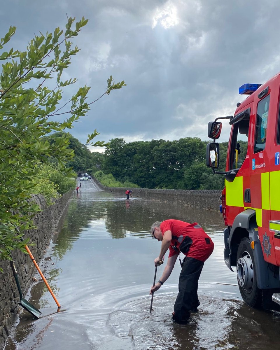 These heavy showers can cause flash floods. Remember: never drive through #Flood water. Even shallow water can strand your vehicle.

These pictures were taken in #Rivington this week after a heavy rainfall ☂️ Firefighters worked hard to unblock drains and get the water moving.