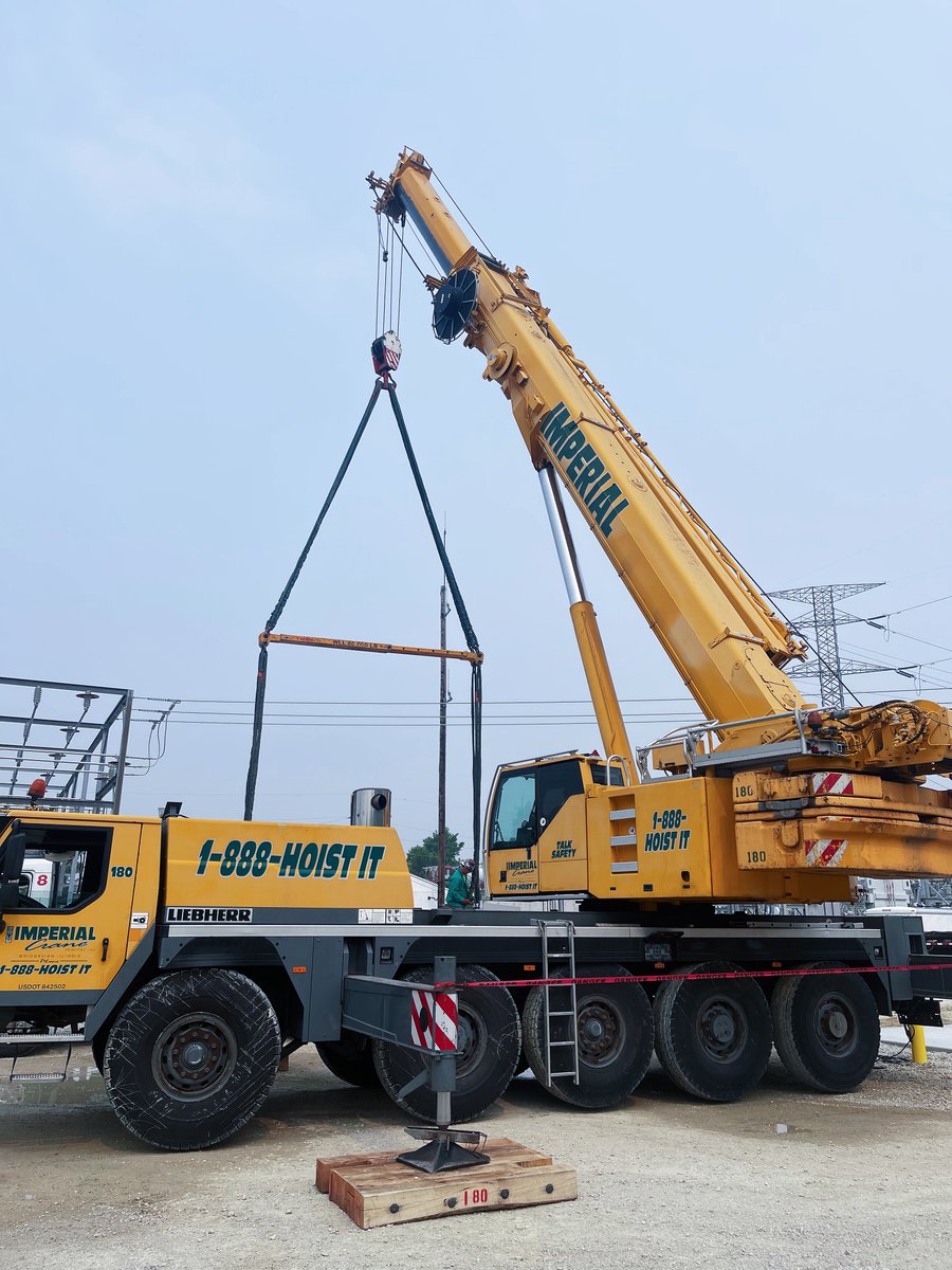 Power in Motion: Crane tackles the heavy load of a 44,000lbs shelter! #power 🚨

#Chicago #rigging #cranesafety #craneoperator #projects #heavyequipment #substation #partnership #liftingequipment #craneservices #callusnow