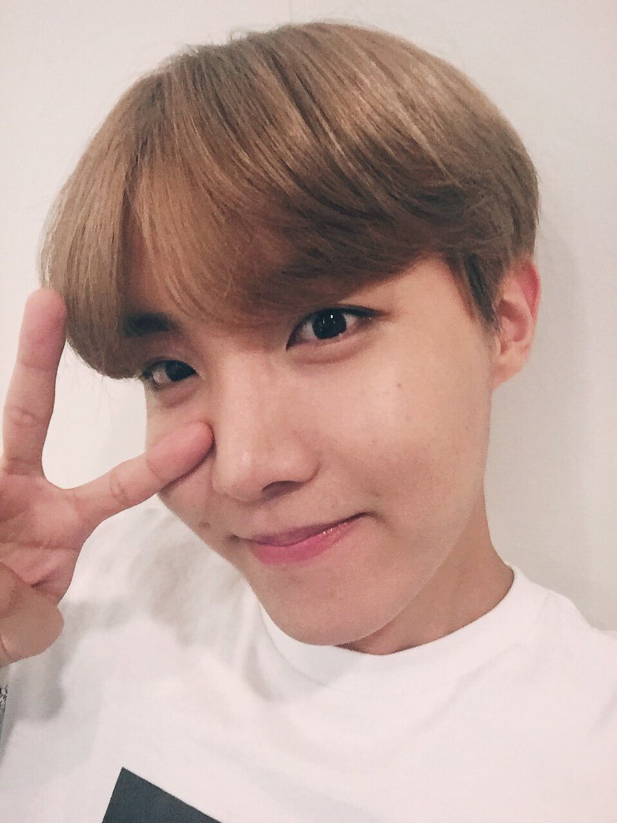 dailysoftHobi's tweet photo. D-478
Hope my love is doing great 💜
Love u J-HOPE
#훈련병_정호석_자랑스러워
#부대마저_햇살가득_제이홉
#제이홉_전역까지_기다릴게
#JHOPE #HOSEOK #Hobi #JungHoseok #BTSjhope #방탄소년단제이홉 #jhopeBTS #방탄소년단jhope #제이홉 #호비 #정호석 #UntilWeMeetAgainJHOPE https://t.co/k83ZAWyni0