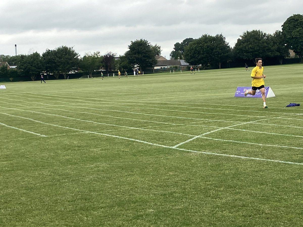 CollingwoodHouse tweet media