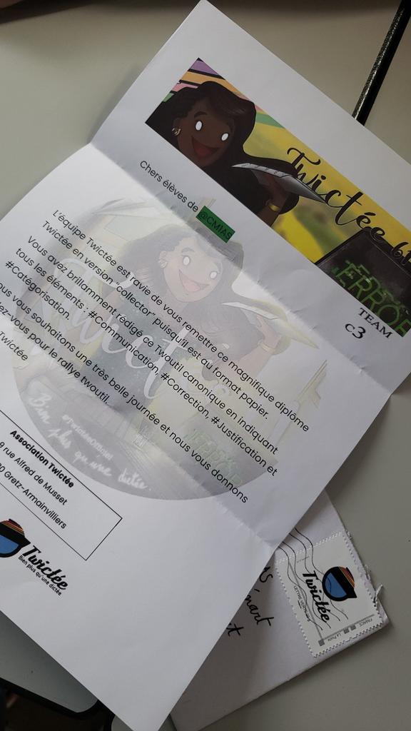 Recevoir du courrier c'est top ! Avec un diplôme c'est encore mieux ! <a href="/TwicteeOfficiel/">TwictéeOfficiel</a> #twictée61 #diplôme #fierté
