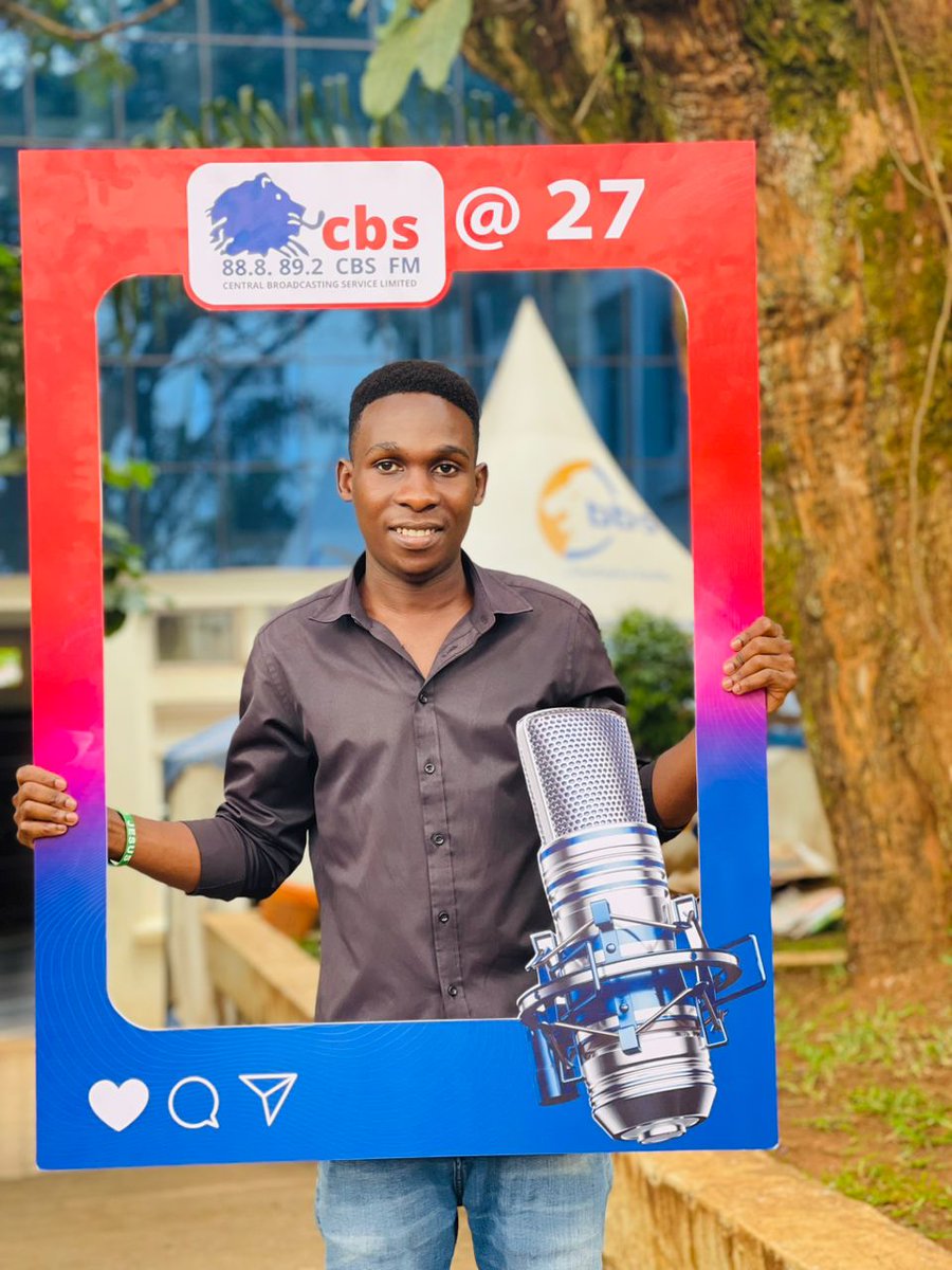 frankdongo07's tweet photo. Ebbanga ssi ddene nnyo Naye tutuyinza kumala gabuusa maaso kino kyetutuuseeko, CBS fm okuweza emyaka 27 bukyanga etandikibwawo. Tubebaza okutuwulirizanga ebbanga lino lyona kubanga awatali mwe tetwandisobodde. Twebaza ne Ssaabasajja okutondawo CBS, empeereza y'abantu. https://t.co/5R6EcP1WAC