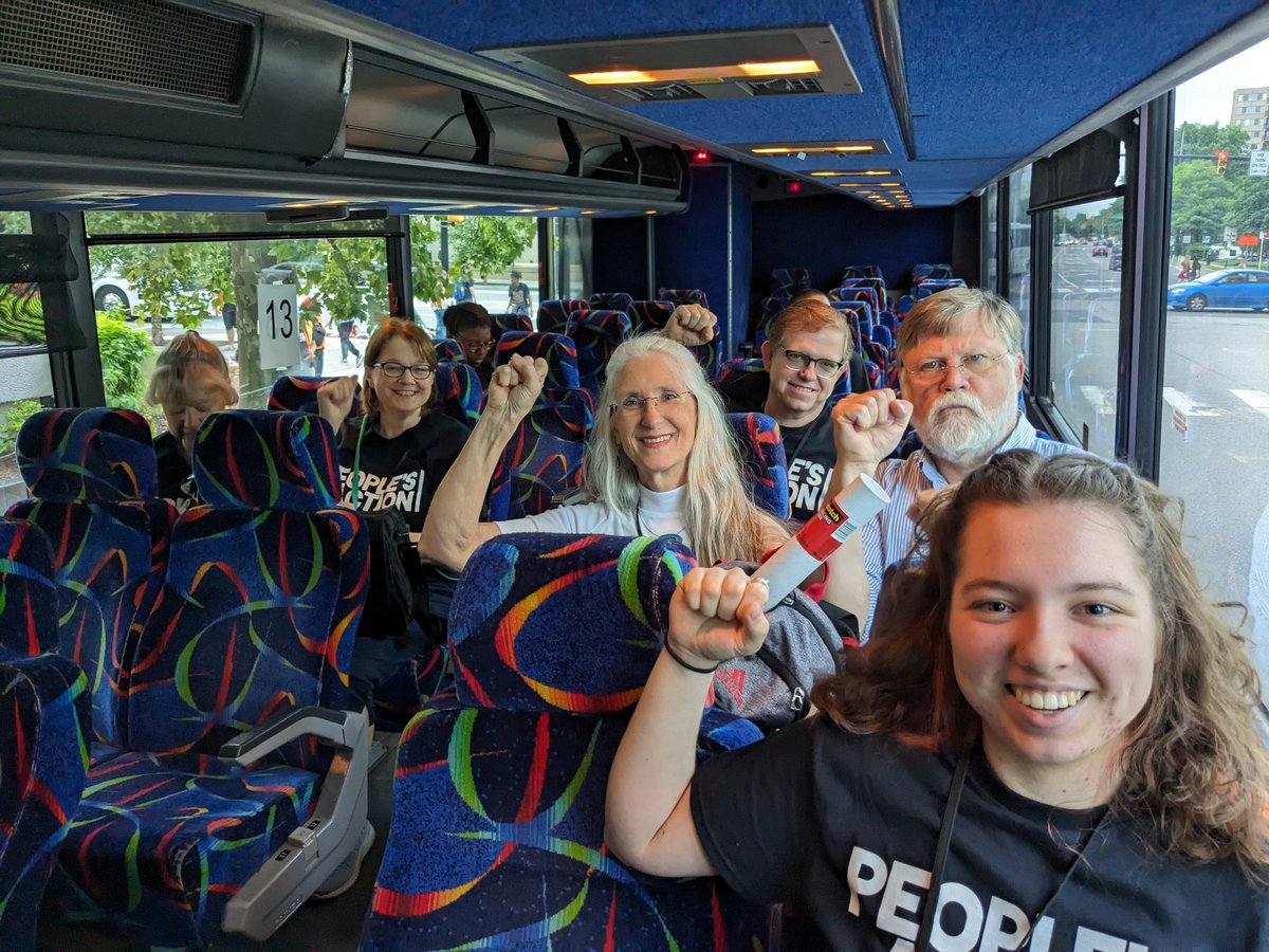 js_rubin's tweet photo. .@ILPeoplesAction contingent ready to fight for people and planet first, as part of @PplsAction day of action #stopclimatechaos https://t.co/9kS5oSacca