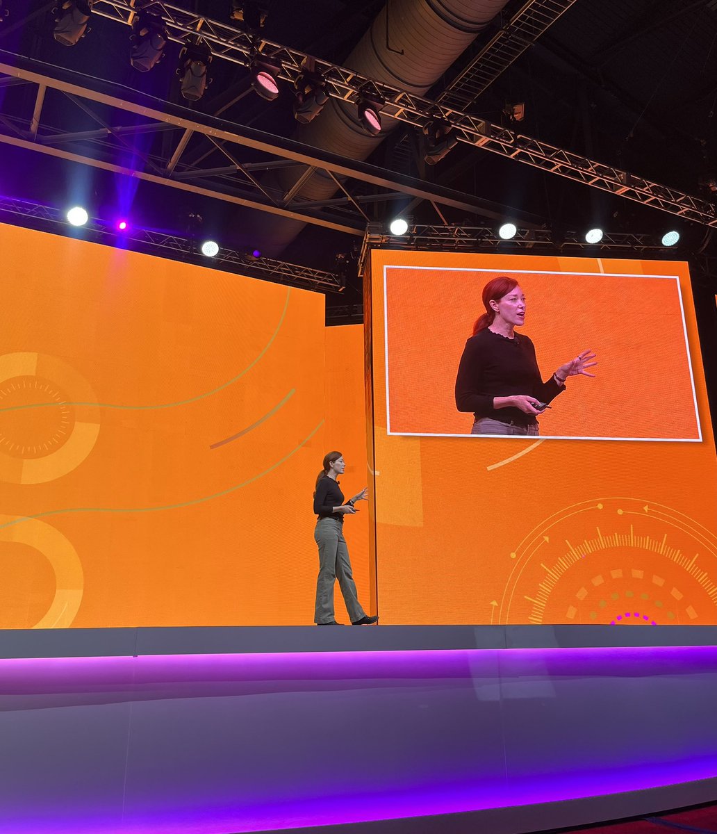 ISTE_ASCD's tweet photo. “It’s never about what you know, it’s what you’re willing to learn.”

-@alieward 

#ISTELive https://t.co/cxoQrsal98