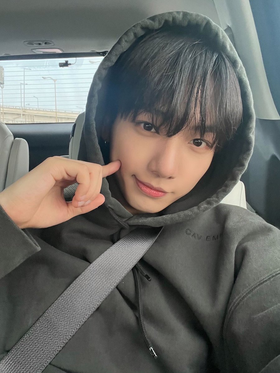 •JAEHYUN 🐶 WEVERSE UPDATE• 
Guess where I was going I'll upload the pictures I took today The pictures to be uploaded are piling up...