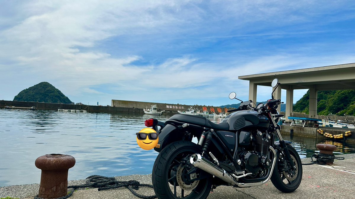 jsun726's tweet photo. #ドライブインやまだ 

ドライブインよしだ超満員…
海鮮丼食べて世久見漁港に https://t.co/27QrrJOiCp