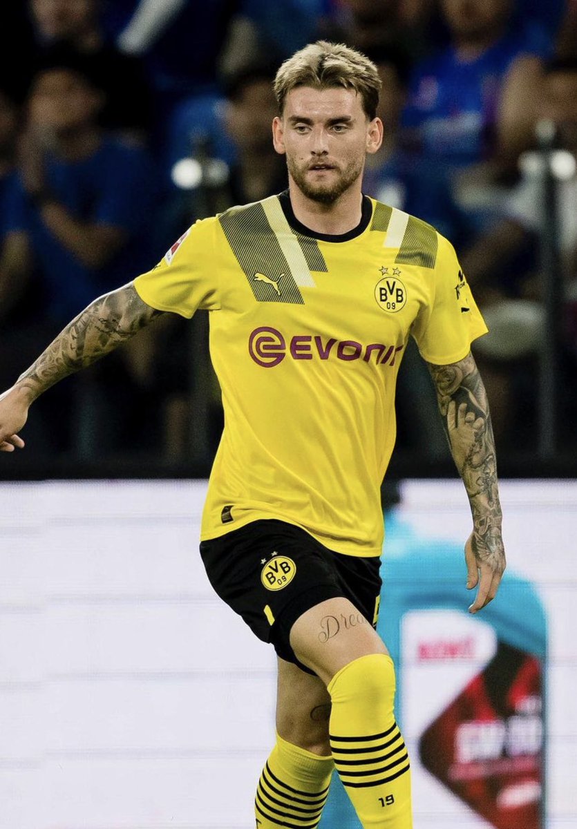 sariduvartr's tweet image. Ole #Pohlmann #BVB birinci takımına katılacak.

22 yaşındaki oyuncu, Almanya 2.Lig'den ve yurt dışından çok sayıda teklif aldı ancak Borussia Dortmund, oyuncuya önümüzdeki sezon profesyonel kadroda yer verecek.