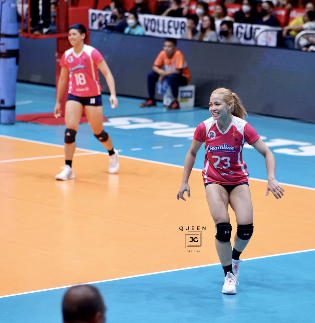Jema Galanza with 12 points ( 10 attacks, and 2 service aces ) with 5 excellent receptions on today's game vs Cherry Tiggo Crossovers.  

Nice Game Jema 💛💪🏻
Congratulations Creamline 💖