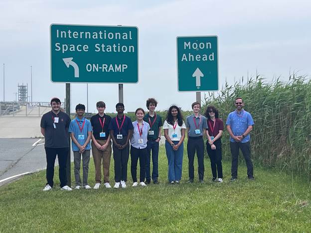 Day 3 was amazing!  First day @NASA_Wallops and got to meet with SMEs at the scientific balloon office and work on our mission @vaspacegrant
