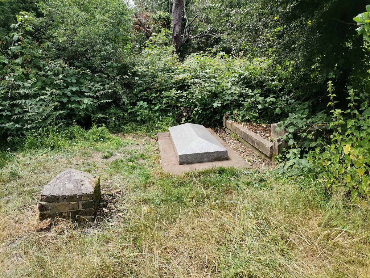 DavidJKing3's tweet photo. Just spent 2 hours in midday sun beside the grave of @ebrcmorley and his wife. 
Many passersby but none curious enough to enquire what I was doing. 
Here's the result of my sweat and toil and ECM can now look out again over his beloved @barnes_common
@FA @BarnesFootball @FIFAcom https://t.co/ftab1TDMY7