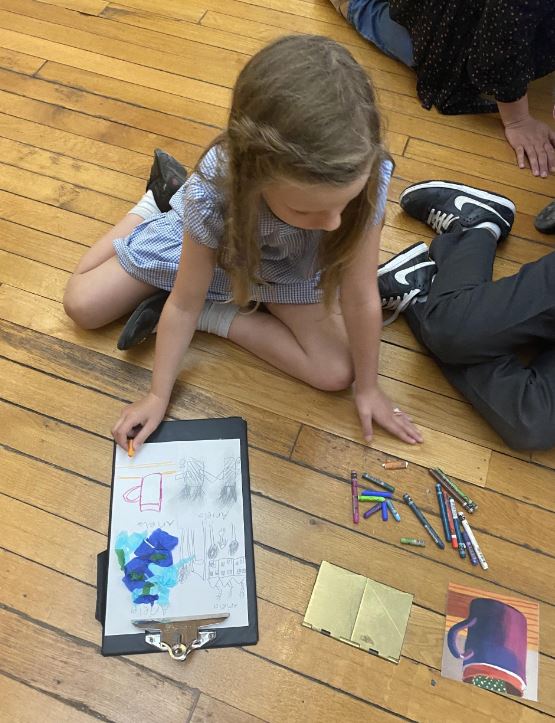 shipley_ce's tweet photo. Year 2 have had a fantastic morning at Cartwright Hall @BradfordMuseums exploring the David Hockney gallery as part of their art learning @WeAreBDAT #art #artists #galleryvisit #local #davidhockney #gallery #drawingtechniques #skills https://t.co/608H7jxcA0