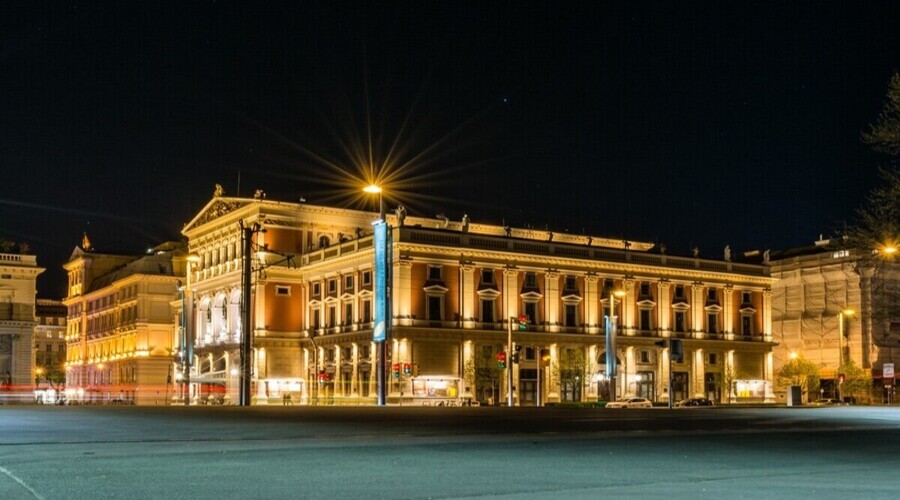 Natashamelvoin's tweet photo. The Night of the Museums, which is traditionally held in October, features prominent exhibition centers, galleries, and museums such as the Albertina and Belvedere in Vienna, the House of Music, the Museum of Art, the Mozart House Museum, and others.
#physicsconference #physics https://t.co/dOyRwRCMti