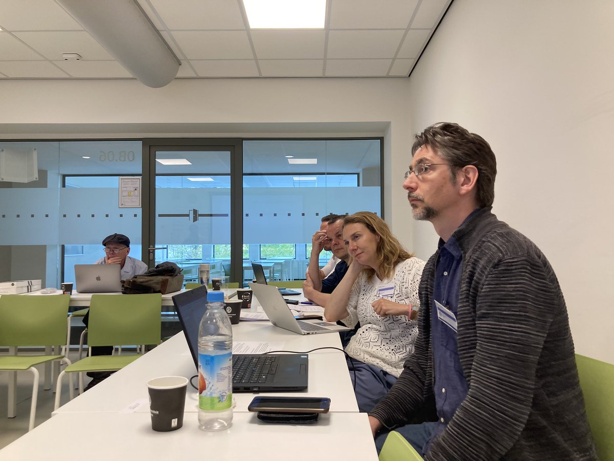 Kim de Jong tweet media