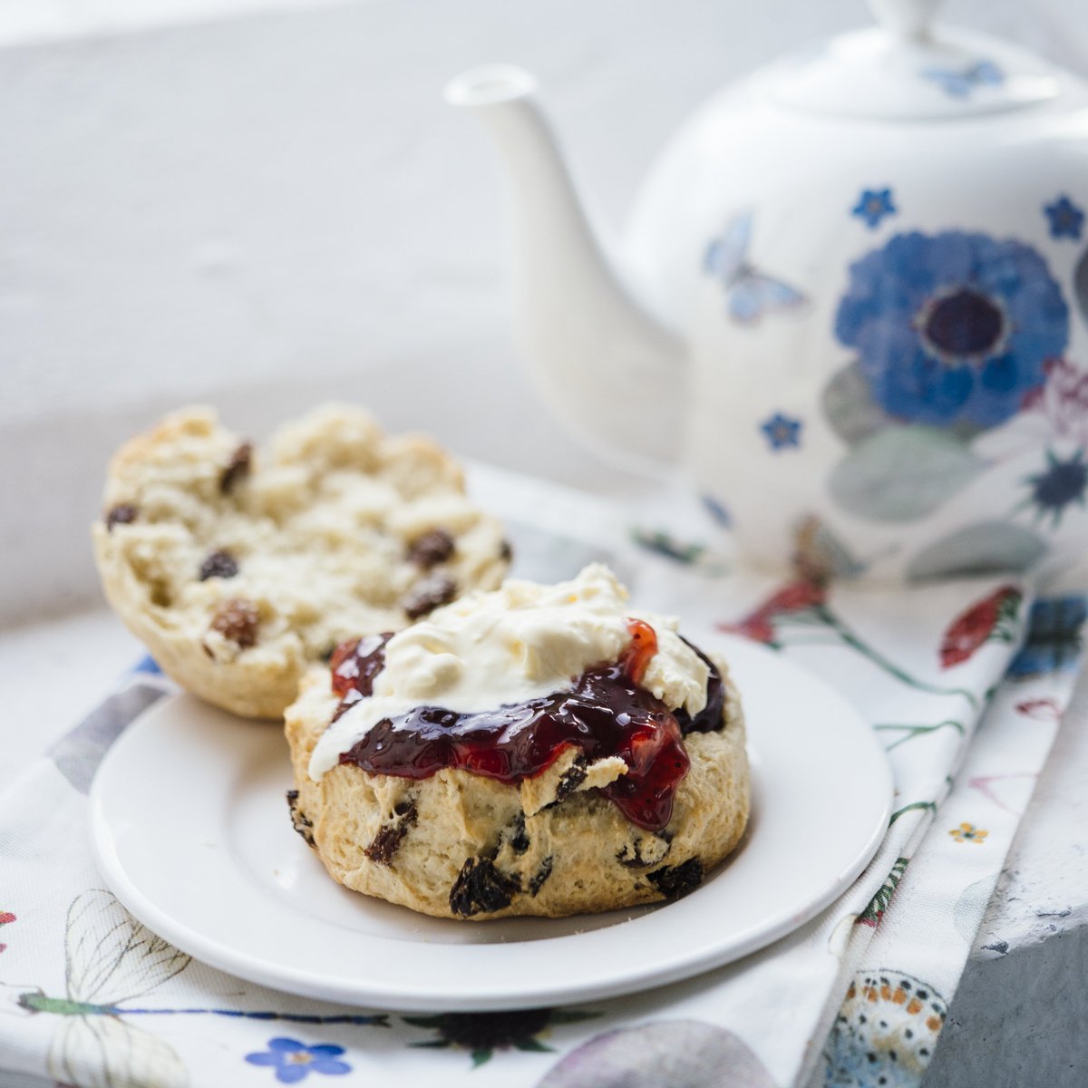 Celebrate National Cream Tea Day at Ham House & Garden! Why not enjoy one of these freshly-baked treats in our Orangery café today? 🫖 📸NT/Jason Ingram #nationalcreamteaday #creamtea #scones #NationalTrust #Richmond #VisitRichmond @southeastnt @nationaltrustlondon @nt_scones