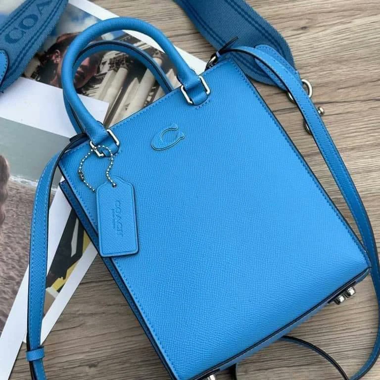 Catalogo360's tweet photo. C O A C H  🌟 

• Includes :  Tag , CareCard , Receipt ,Dustbag &amp; Paperbag

Lowest price ever! Send us message today📩

#onlinebusiness #fypシ #legitseller #bagsforsale #onlineseller #shopnow #onlinestore https://t.co/B565YmoThY