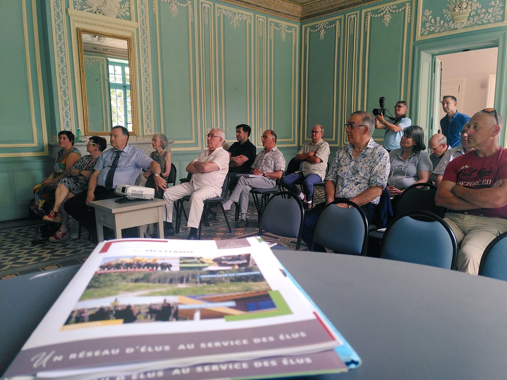 communes_forest's tweet photo. #live
Les #cofor du @tarn organisent une #conferencedepresse inédite
Les élus se mobilisent et s'engagent pour la filière #foret et le #bois
Un moment convivial pour mettre ces collectivités en lumière
Avec @ramond_christ @prefet81 @PNRHL @Trifyl et beaucoup d'autres https://t.co/iW93wVt2pR