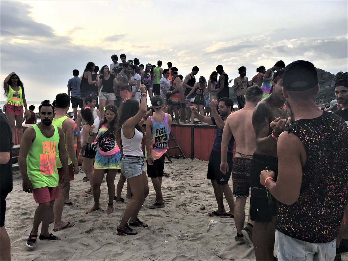 How is.gd/RfuOhF #asia #boat #boozecruise #fullmoonparty #island #jungleparty #kohphangan #travel #blog