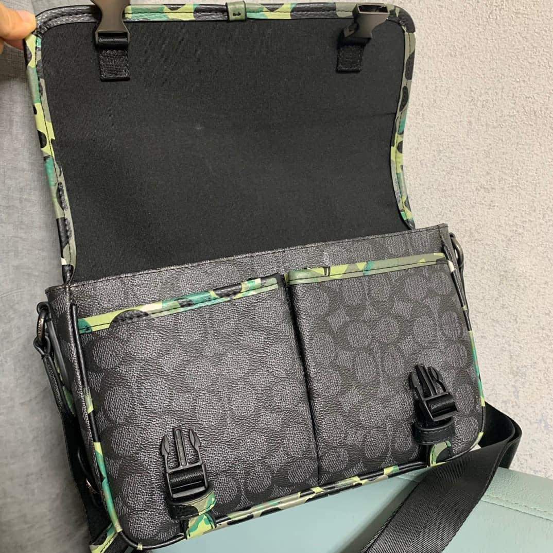 Catalogo360's tweet photo. C O A C H  for MEN 🌟 

• Includes :  Tag , CareCard , Receipt ,Dustbag &amp; Paperbag

Lowest price ever! Send us message today📩

#OnlineShop #onlineshopping #legitseller #legit #onlinebusiness #fypシ #bagseller #bagsforsale https://t.co/bqx5rngA0G