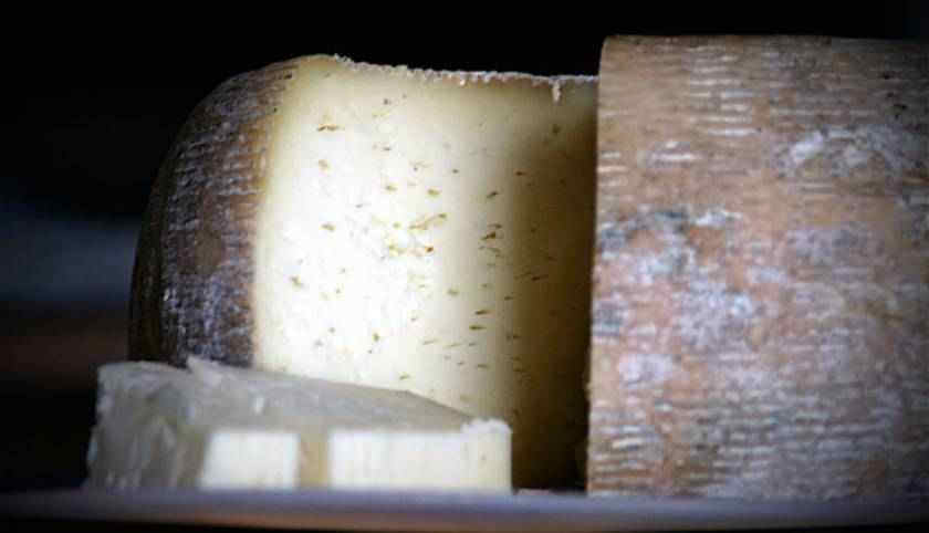 SardegnaG's tweet photo. Una #festa che si ripete quella con il #pecorino gigante a #Loculi, di nuovo in scena l'1 e 2 luglio il "gigante del Cedrino" #tavola #sardolicius
https://t.co/3pqVg864PI https://t.co/dwK9kHHjnV
