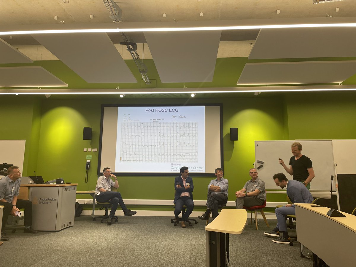 Thought provoking discussions generated in the pre hospital session <a href="/gareth_grier/">Gareth Grier</a> <a href="/CarlSmithCoP/">Carl Smith</a> #essex <a href="/AngliaRuskin/">ARU</a> #ctc