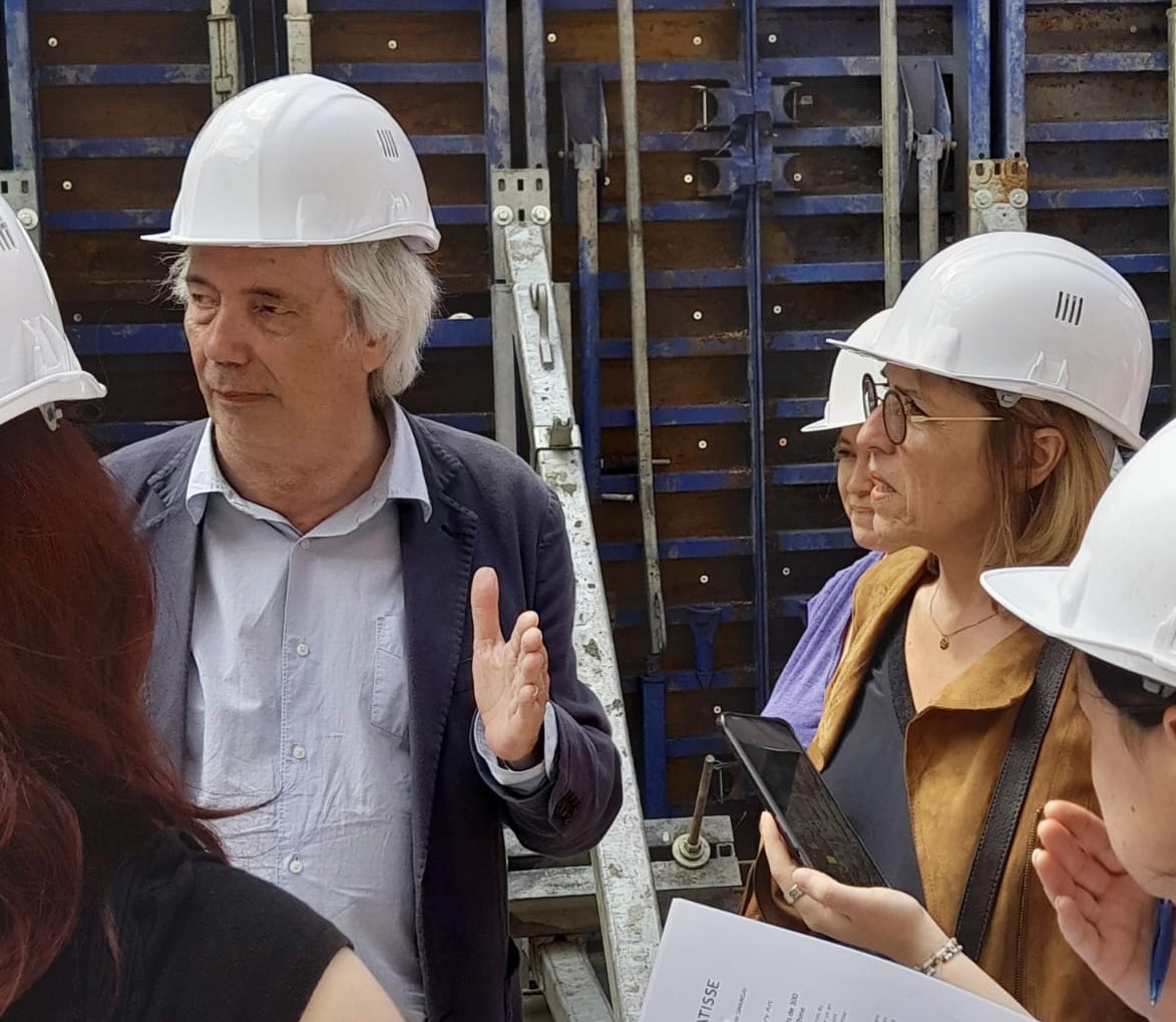 Martine Arlabosse (@marlabosse) on Twitter photo Avec les héritiers du peintre Henri Matisse, visite du chantier d’extension du <a href="/museeMatisse/">Musée Henri Matisse</a>. Premières mises en caisses des œuvres de l’artiste en partance pour l’expo à Pekin en lien avec UCCA. Faire voyager l’œuvre de Matisse, c’est faire rayonner le patrimoine <a href="/departement59/">Département du Nord</a> Avec les héritiers du peintre Henri Matisse, visite du chantier d’extension du <a href="/museeMatisse/">Musée Henri Matisse</a>. Premières mises en caisses des œuvres de l’artiste en partance pour l’expo à Pekin en lien avec UCCA. Faire voyager l’œuvre de Matisse, c’est faire rayonner le patrimoine <a href="/departement59/">Département du Nord</a>