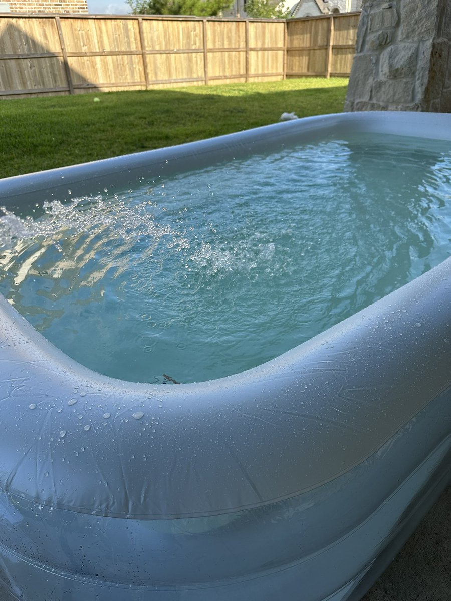 sweets on Twitter "Hot tub streams?? 👀"