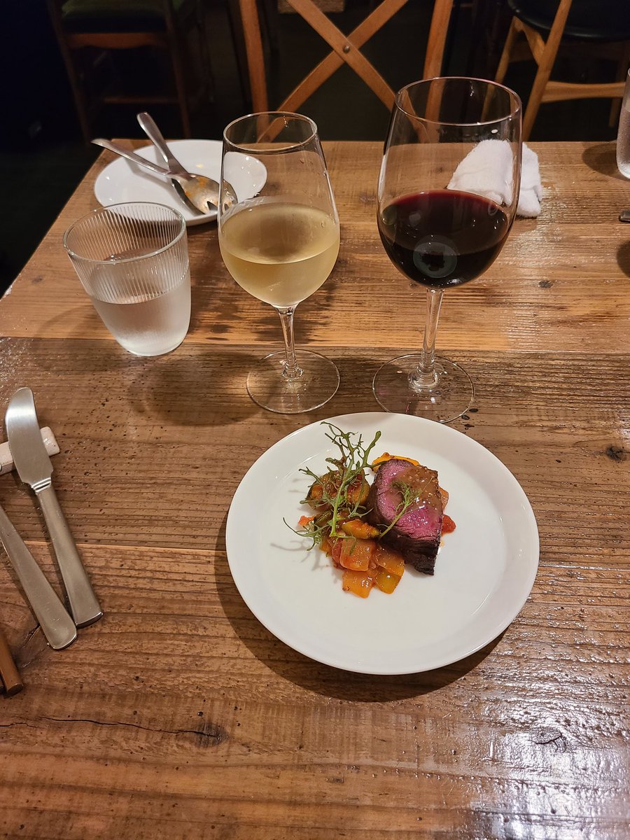 ______Gen______'s tweet image. すこし前にフレンチレストランで飲んだのと、今日居酒屋で飲んでる～
うめ～