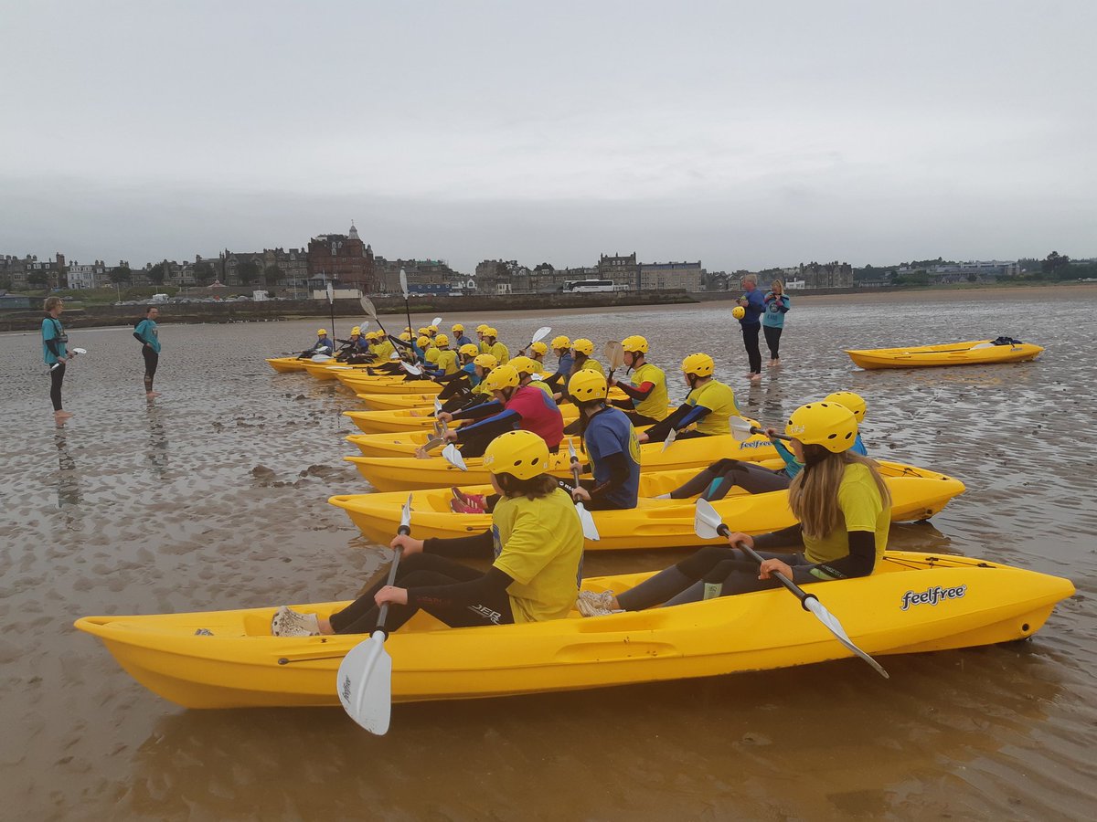 djbecosse's tweet image. Post Exam Activities with @StrathallanSchl Fifth Form at #Sunny ☀️St Andrews Where did sea go? @Getblownaway #PlayAndGrow #StrathCommunity  @VisitScotland @BSAboarding @SCISschools 🌊💨🏴󠁧󠁢󠁳󠁣󠁴󠁿