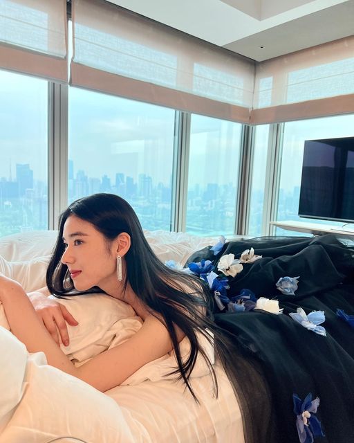 🐰| Atualização da Jung Eunchae no Instagram.

"Pronta para hoje a noite 🦋💙"