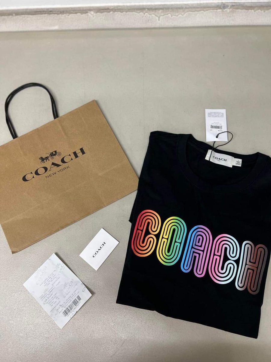 Catalogo360's tweet photo. COACH T-SHIRT for Women
• One ( 1 )  size ONLY MEDIUM TO LARGE Body Frame
• NOT CLASS A ( Good Quality made in Peru.
• Includes Receipt ,Tag, and Paper bag.

**DM for other choice of design 
#legitseller #onlinestore #onlineshopping #fypシ  #seller #OnlineShop #clothesforsale https://t.co/HNJ5Vol4Ni