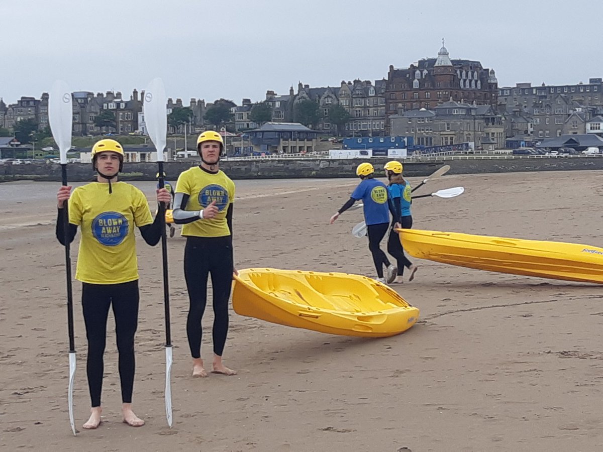 djbecosse's tweet image. Post Exam Activities with @StrathallanSchl Fifth Form at #Sunny ☀️St Andrews Where did sea go? @Getblownaway #PlayAndGrow #StrathCommunity  @VisitScotland @BSAboarding @SCISschools 🌊💨🏴󠁧󠁢󠁳󠁣󠁴󠁿