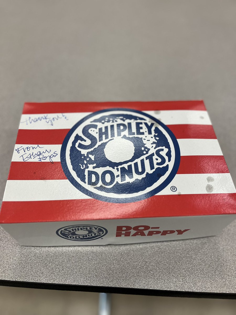 Final day of @HISD_STEM Camp and one of the MS parents brought us 🍩with a special message. Kind of made it all worthwhile…the message, not the donuts. Ok…maybe the 🍩 a little🥰. @ManuelUmanzor15 @maiyamoore26 @ScienceWallace @LDTexplorer @HISD_Inst_tech