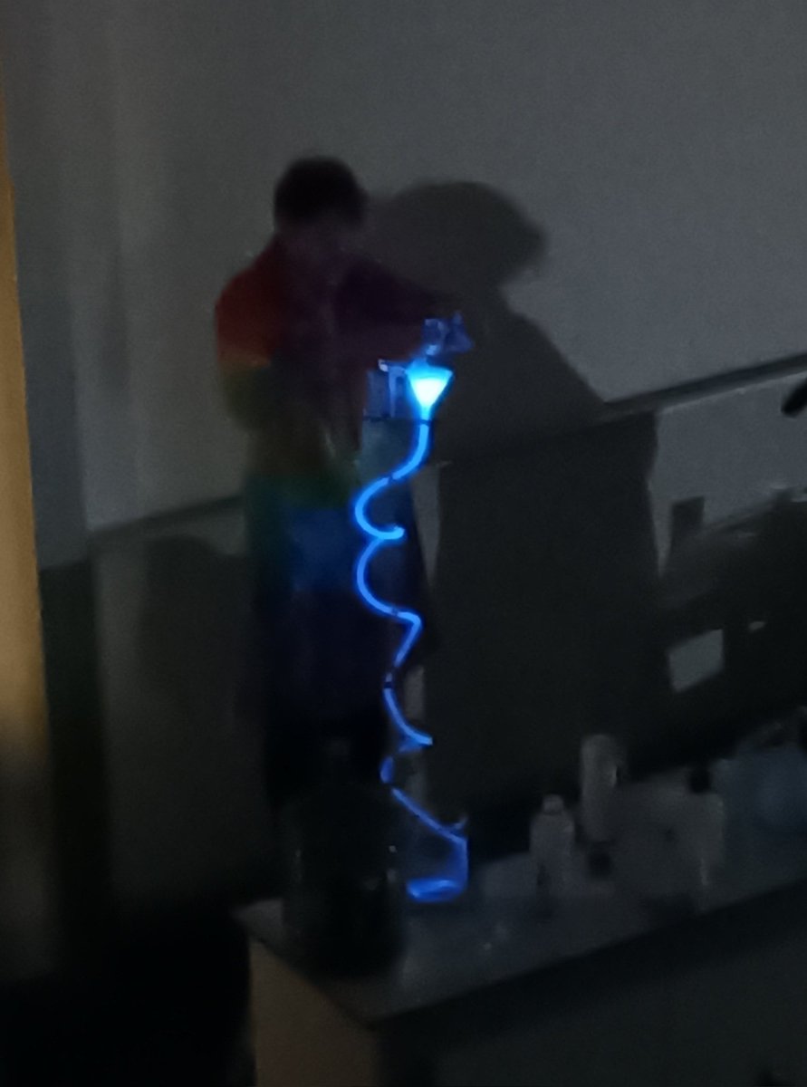 tom_tpn's tweet photo. What an incredible day of science at @malverncollege for prep and primary school children in Year 6. #TheMagicofScience #enquiringyoungminds https://t.co/i66vGiuXSi