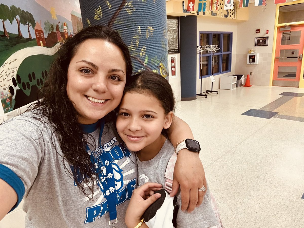 kdasilva_BASD's tweet image. Seeing friends from @CalypsoES at @BasdEsol summer school! 😊Best way to start the day! @BethlehemAreaSD